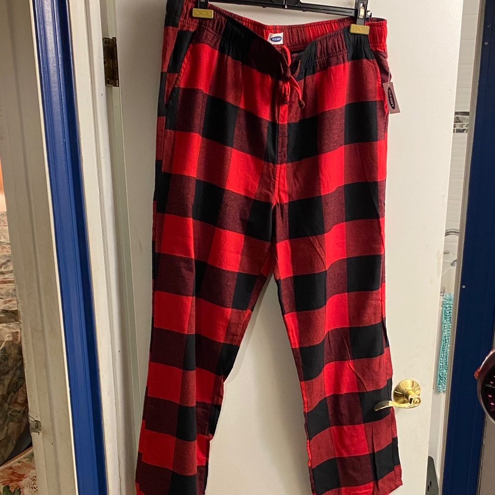 Old Navy Red and Black Plaid Pyjama Pants
